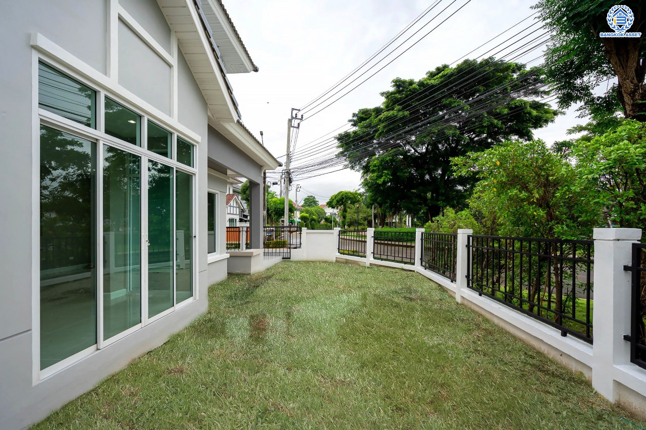 บ้านมือสองตกแต่งใหม่ ม.เพอร์เฟคเพลส1 ราชพฤกษ์ คุณภาพแบรนด์ Property Perfect เนื้อที่ 57.7 ตร.ว. บ้านเดี่ยวหลังใหญ่ ตอบโจทย์ทุกการอยู่อาศัย ฟังก์ชัน 3 ห้องนอน 3 ห้องน้ำ จอดรถได้ 2 คัน บนทำเลติดถนนราชพฤกษ์ ใกล้วงเวียนพระราม5 และรถไฟฟ้า "สถานีบางรักน้อยท่าอิฐ"
